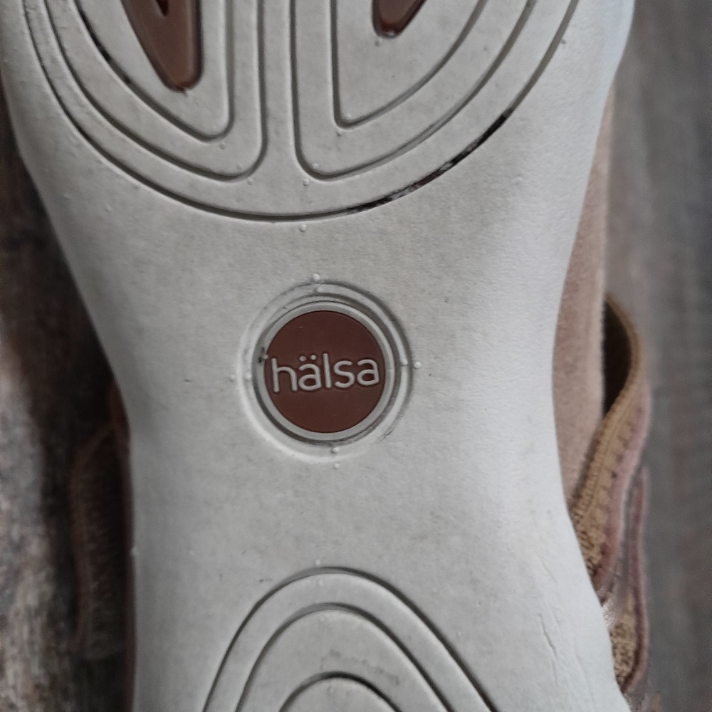Halsa slip ons - Picture 4 of 8